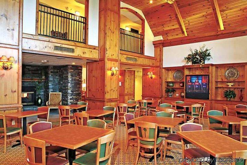 Hampton Inn & Suites Charlotte/Пайнвілл Ресторан фото