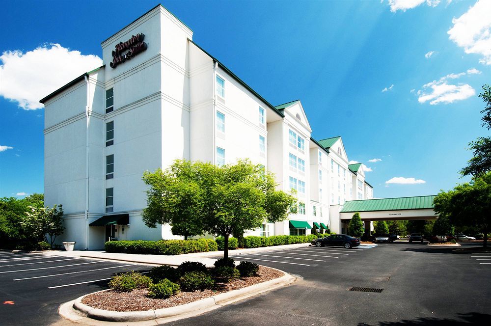 Hampton Inn & Suites Charlotte/Пайнвілл Екстер'єр фото